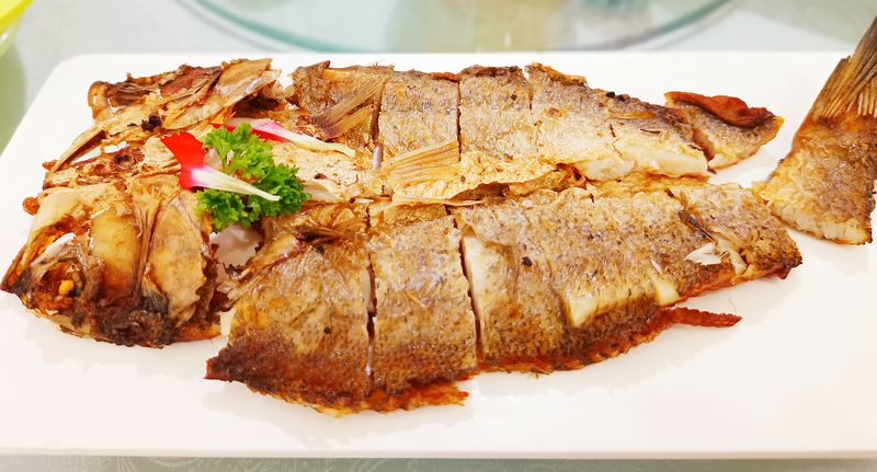 蒜香海鲈鱼